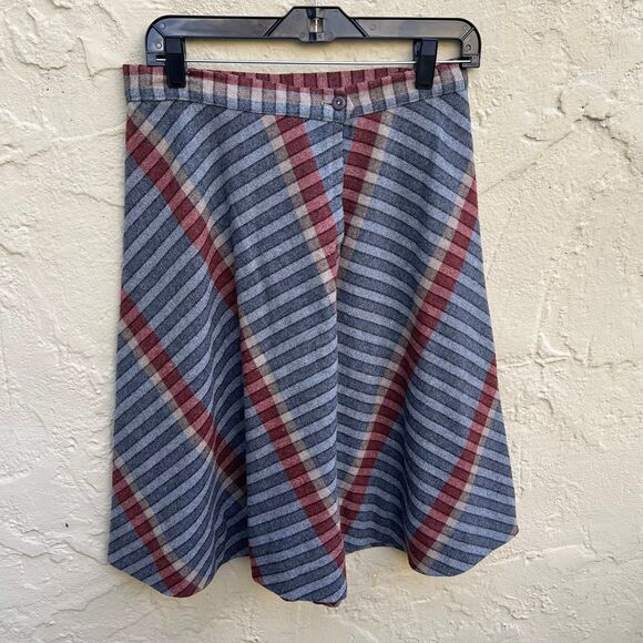Dresses & Skirts - Wool skirt union tag Vintage